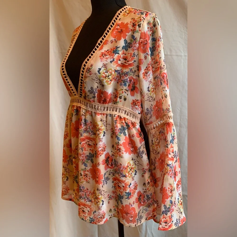 Gorgeous boho floral shirt NEW - Picture 2 of 7